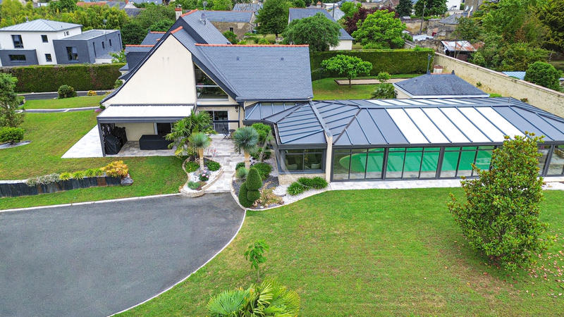 Maison - 255 m² - 8 pièces