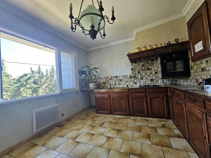 Maison - 238 m² - 9 pièces
