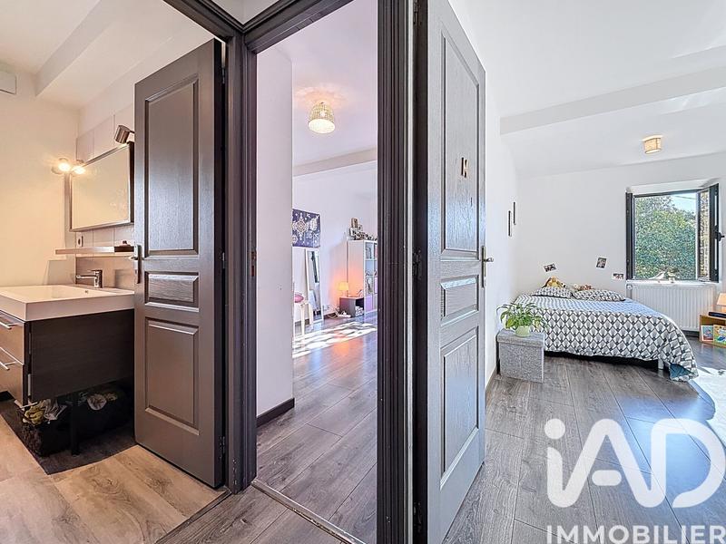 Maison - 180 m² - 9 pièces