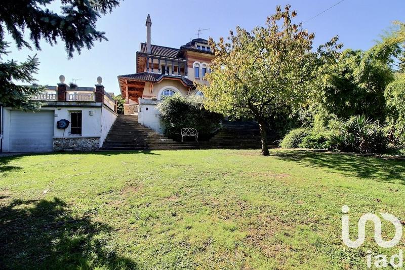 Maison - 200 m² - 7 pièces