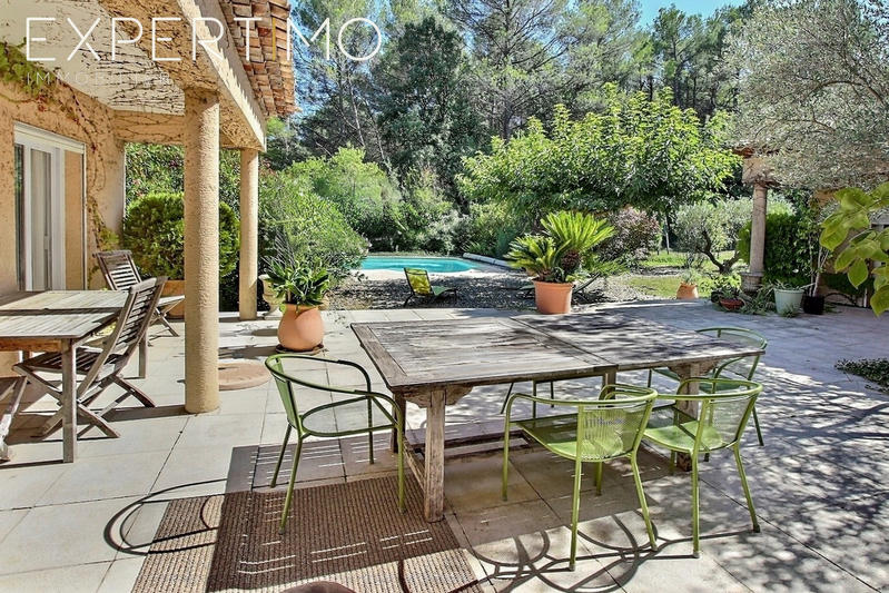 Villa - 209 m² - 5 pièces