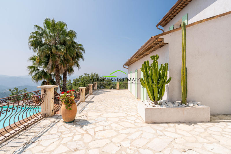 Villa - 235 m² - 6 pièces