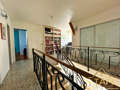 Maison - 186 m² - 10 pièces