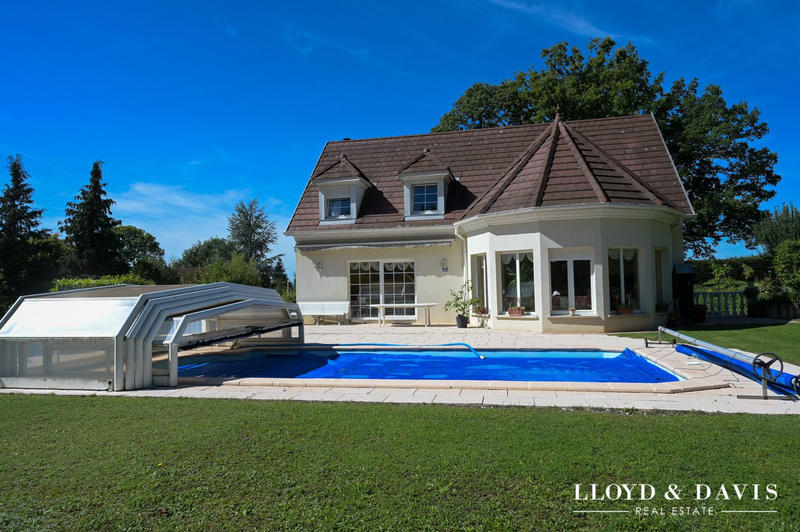 Maison - 170 m² - 7 pièces