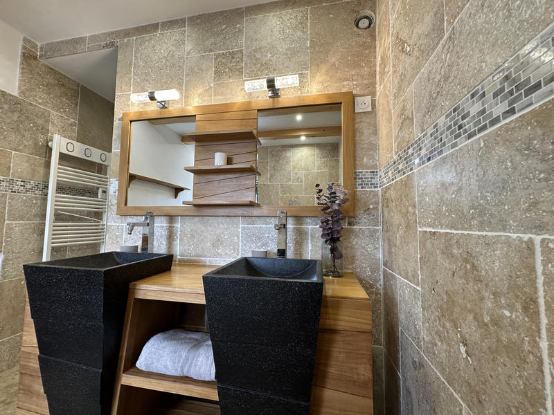 Mas - 700 m² - 20 pièces