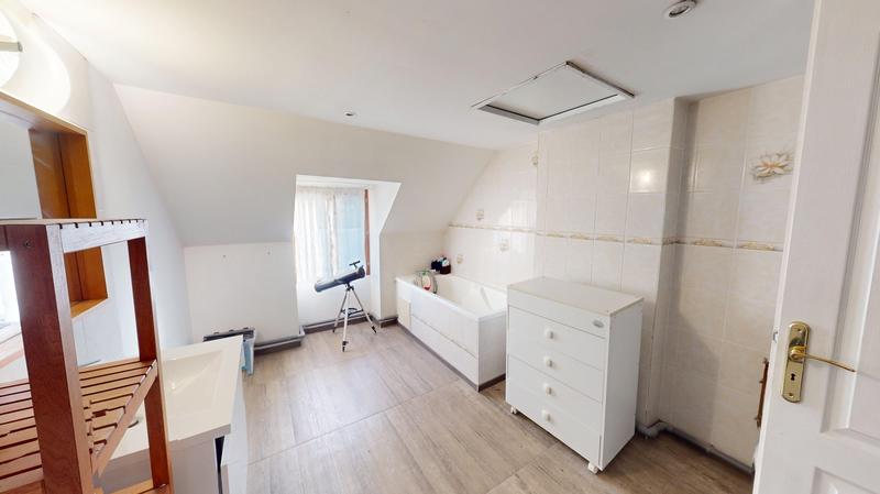 Maison - 167 m² - 6 pièces