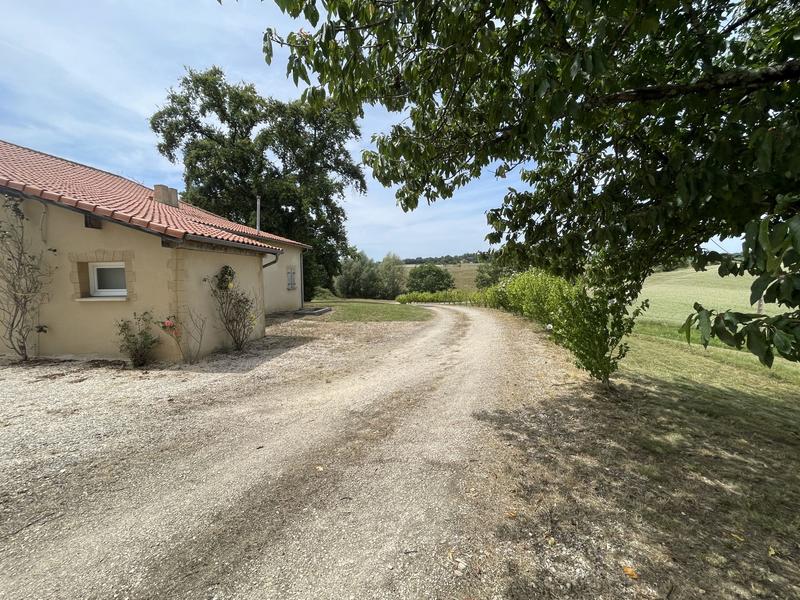 Maison - 266 m² - 7 pièces