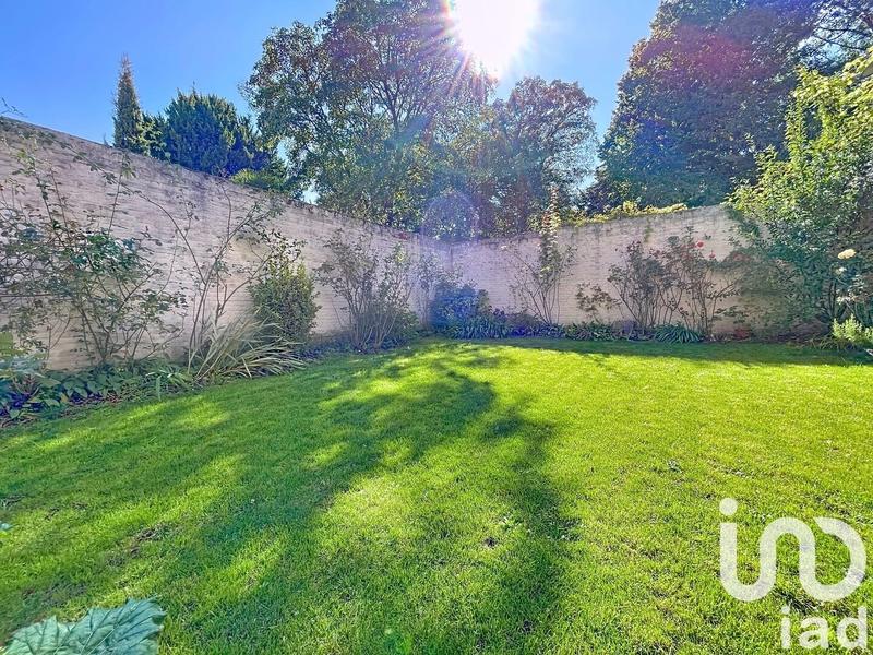 Maison - 242 m² - 8 pièces