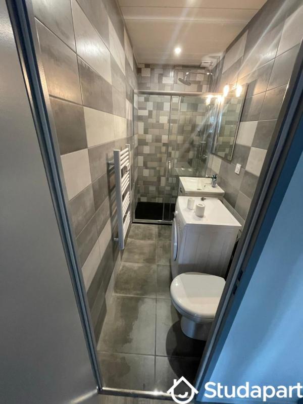 Chambre - 11 m² - 1 pièce