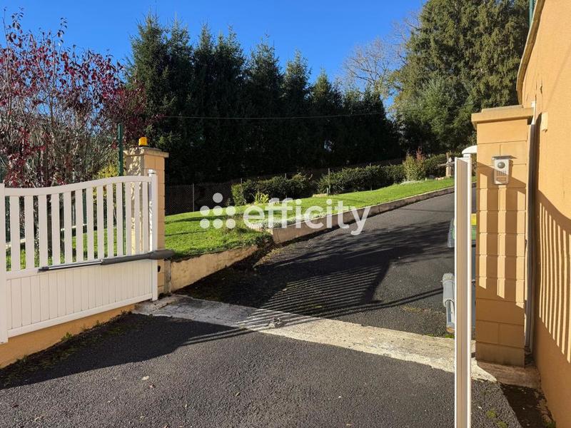 Maison - 160 m² - 8 pièces