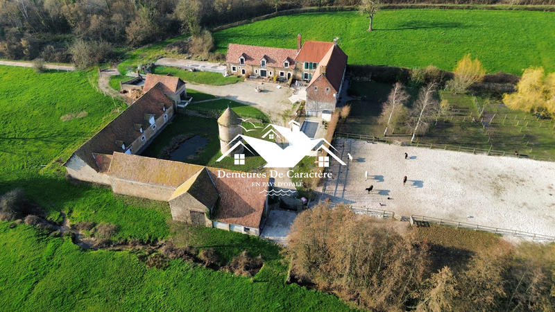 Maison - 318 m² - 12 pièces