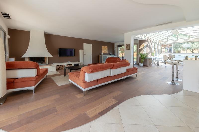 Villa - 271 m² - 8 pièces