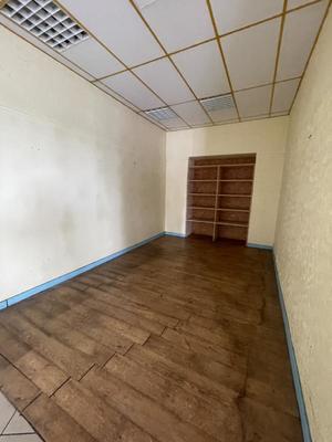 Local commercial - 168 m² - 4 pièces