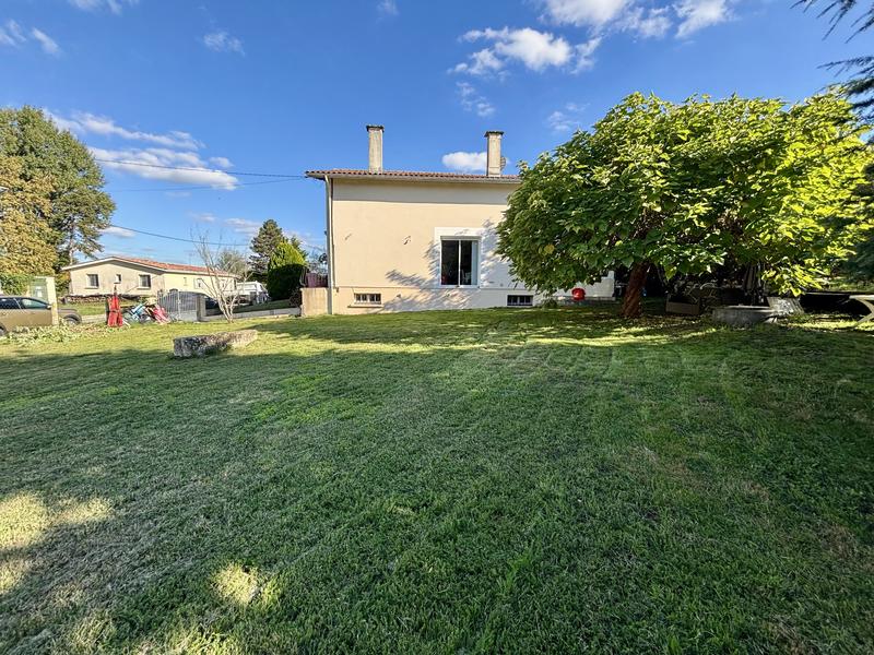 Maison - 205 m² - 5 pièces