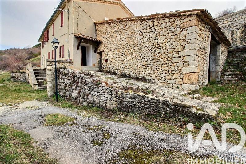 Maison - 238 m² - 6 pièces