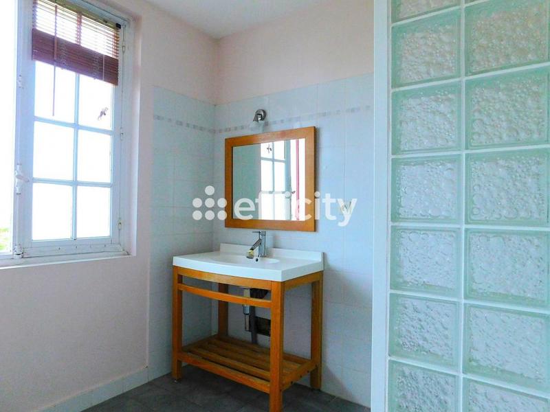 Villa - 188 m² - 8 pièces