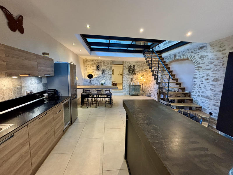 Mas - 185 m² - 5 pièces