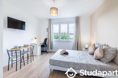 Chambre - 11 m² - 1 pièce