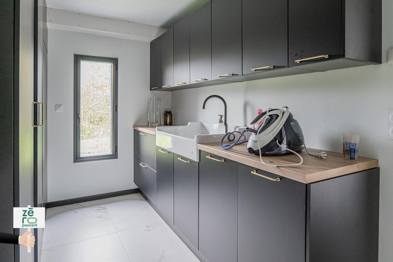 Maison - 280 m² - 7 pièces