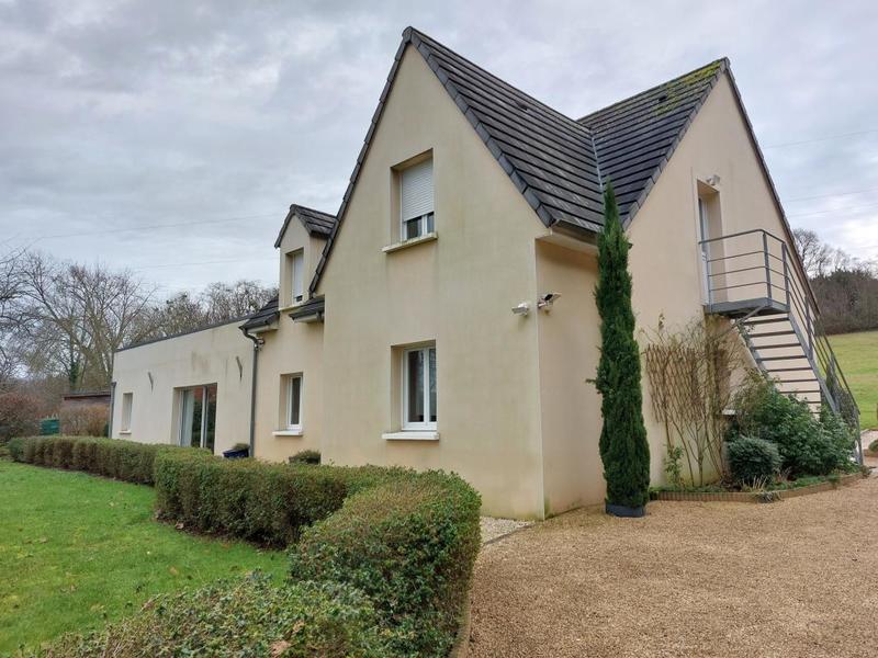 Maison - 236 m² - 7 pièces