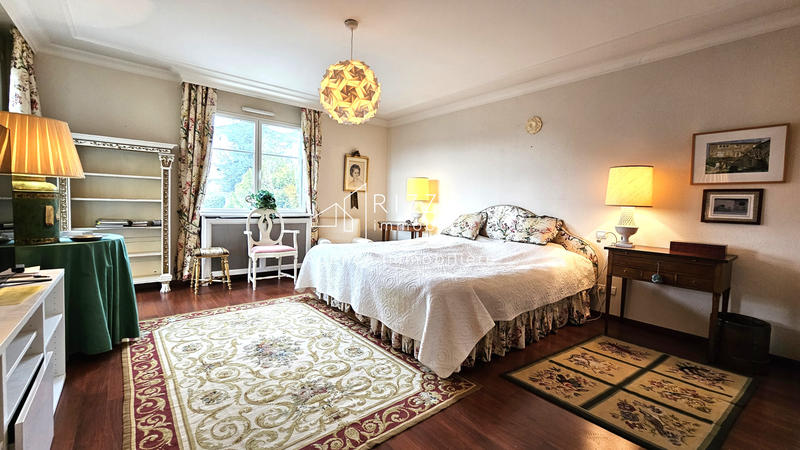 Appartement - 152 m² - 5 pièces