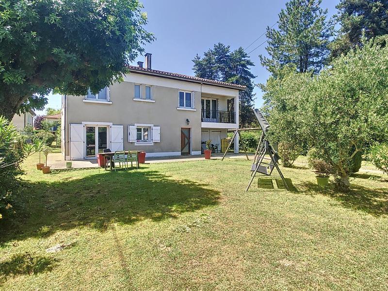 Maison traditionnelle - 141 m² - 5 pièces