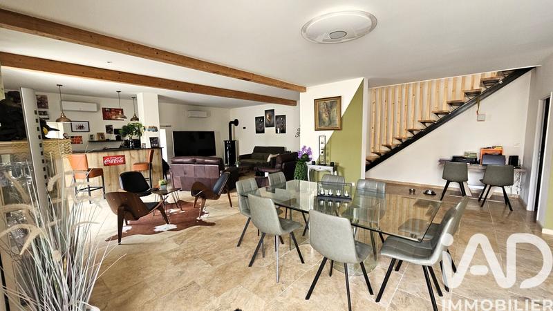 Maison - 251 m² - 7 pièces