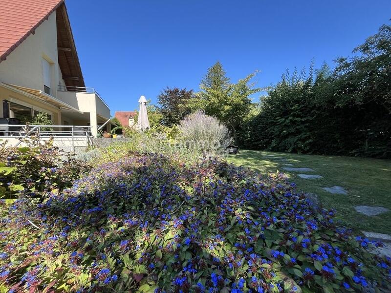 Demeure - 231 m² - 8 pièces