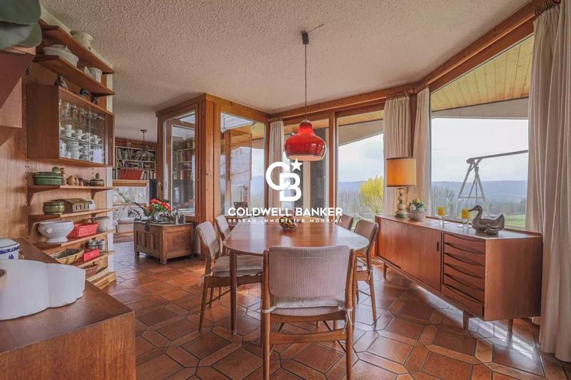 Maison - 250 m² - 7 pièces