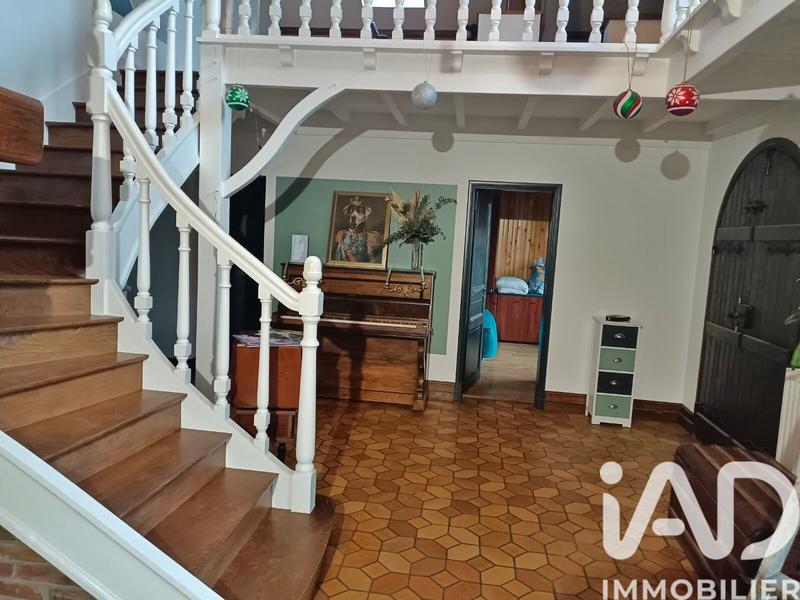 Maison - 377 m² - 10 pièces