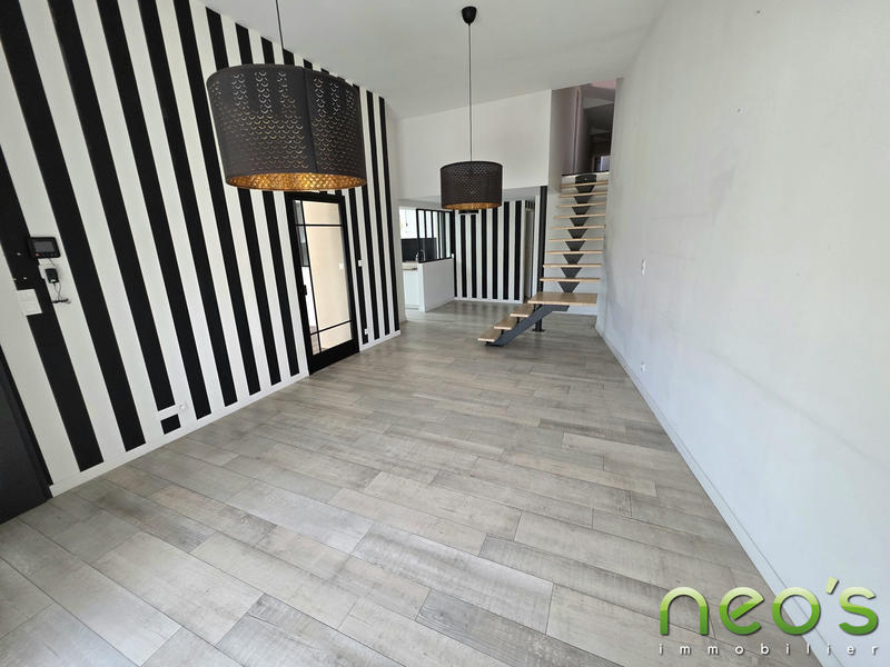 Maison - 263 m² - 12 pièces