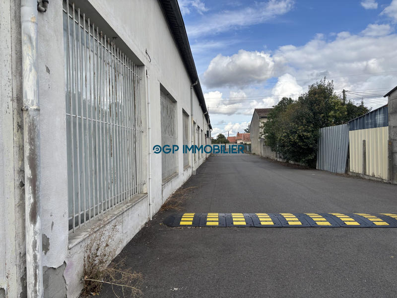 Fonds de commerce - Local commercial - 700 m²