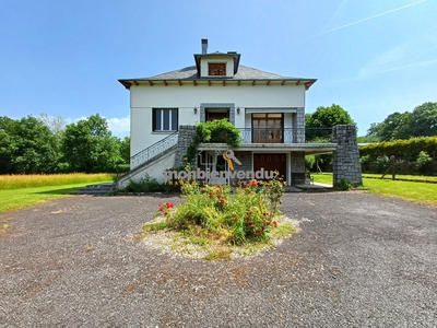 Maison traditionnelle - 188 m² - 5 pièces