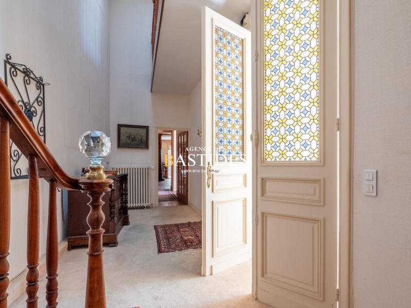 Maison - 474 m² - 9 pièces