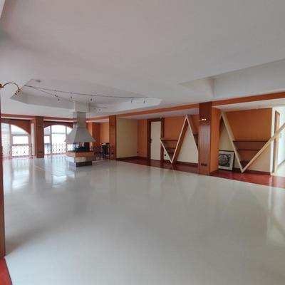 Appartement - 344 m² - 6 pièces