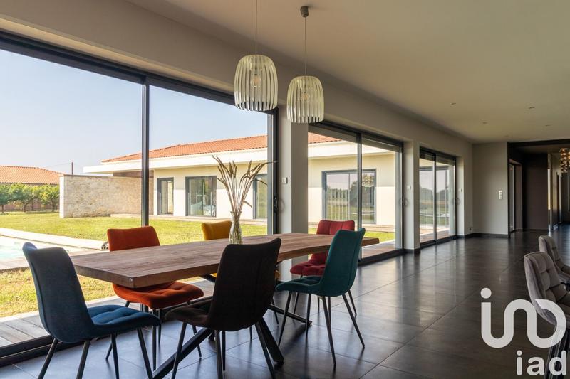 Maison - 233 m² - 5 pièces