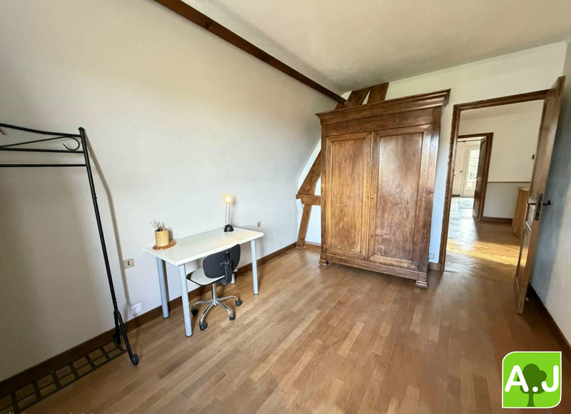 Maison - 175 m² - 8 pièces
