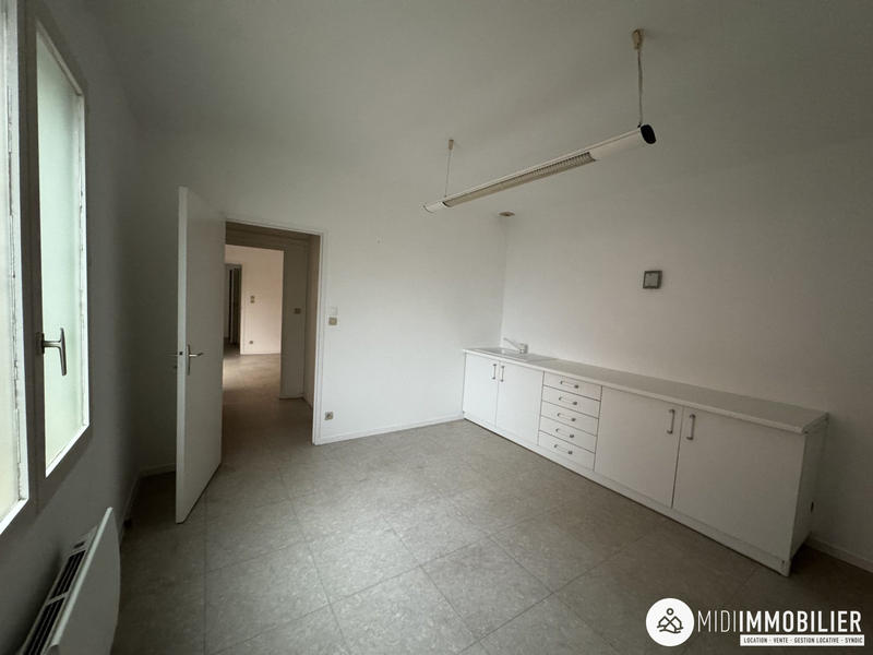 Local commercial - 137 m² - 6 pièces