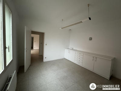 Local commercial - 137 m² - 6 pièces