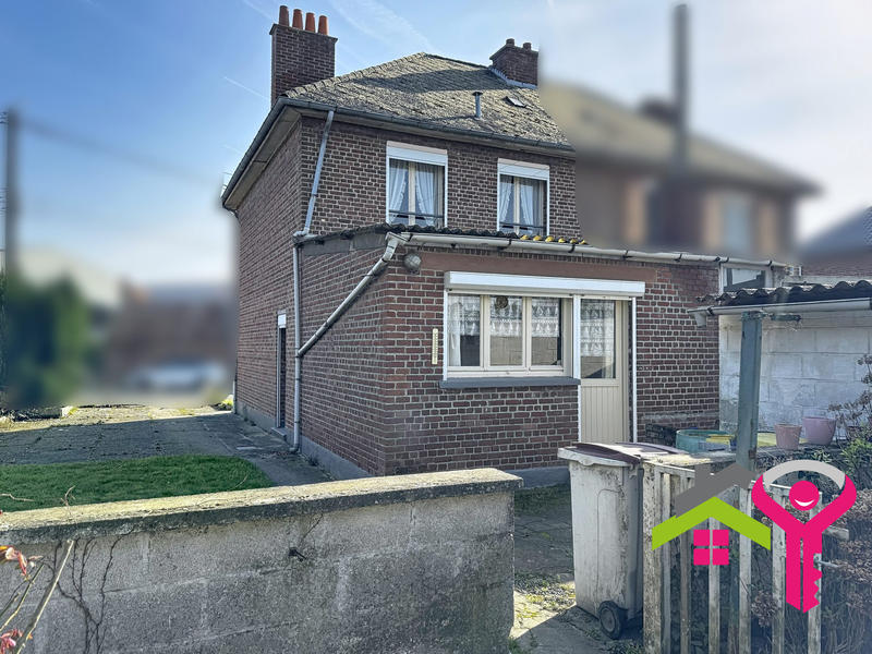 Maison - 85 m² - 4 pièces