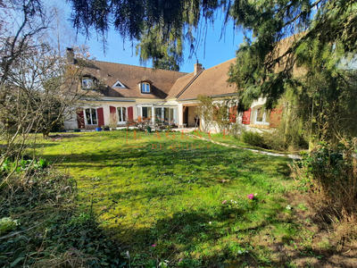 Propriété - 245 m² - 8 pièces