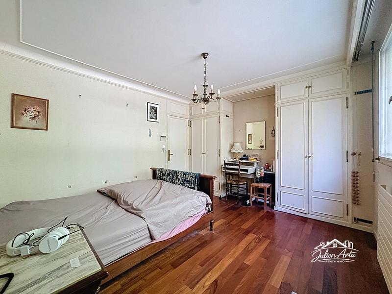 Villa - 194 m² - 10 pièces