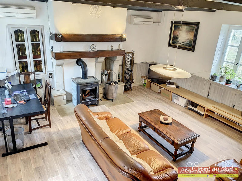 Maison - 280 m² - 4 pièces