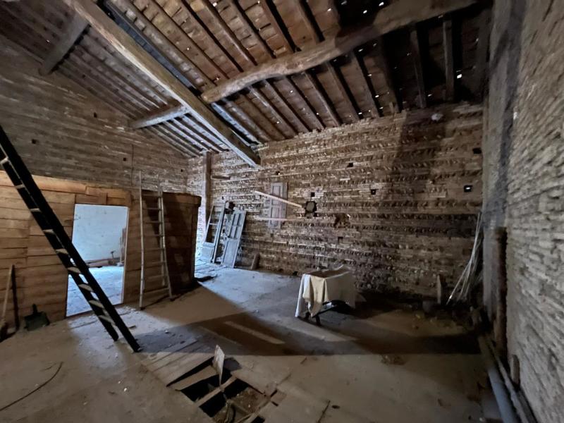 Maison - 220 m² - 7 pièces