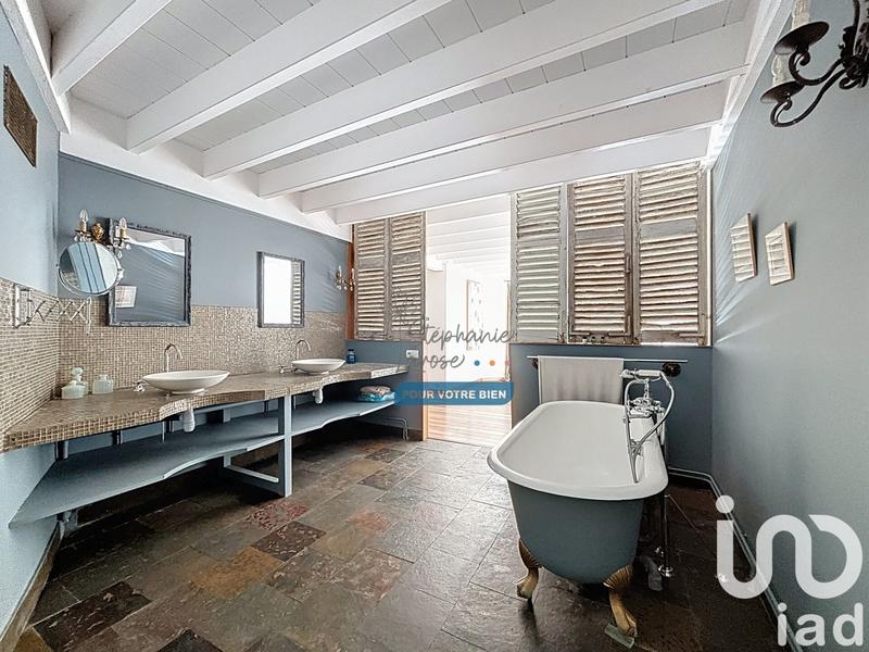 Maison de maîtres - 251 m² - 9 pièces