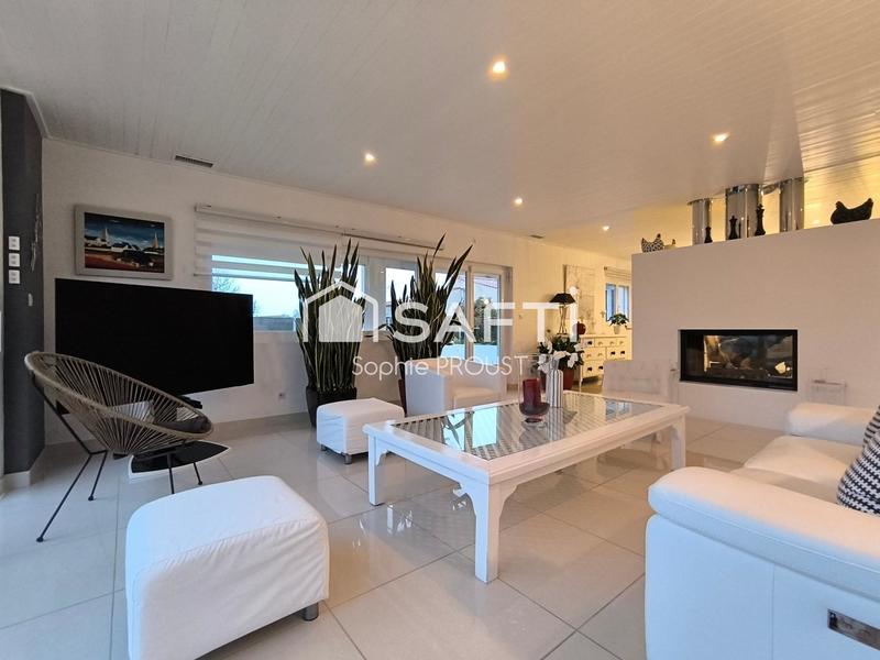 Maison - 250 m² - 8 pièces