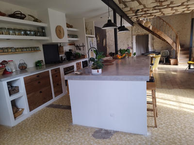 Maison - 250 m² - 8 pièces