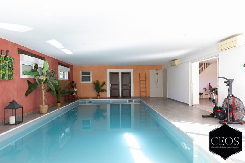 Maison - 280 m² - 8 pièces