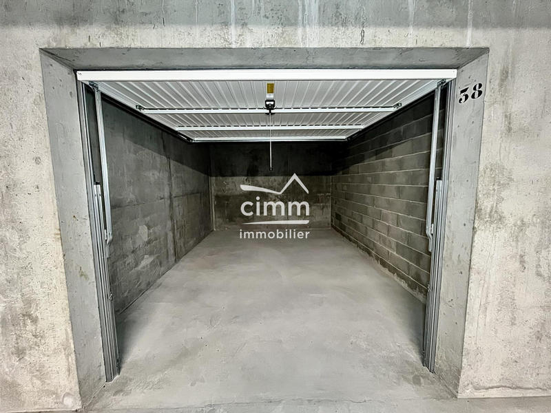 Parking / Garage - 16 m²