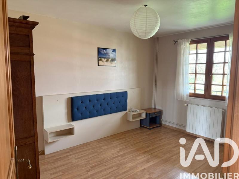 Maison - 225 m² - 9 pièces